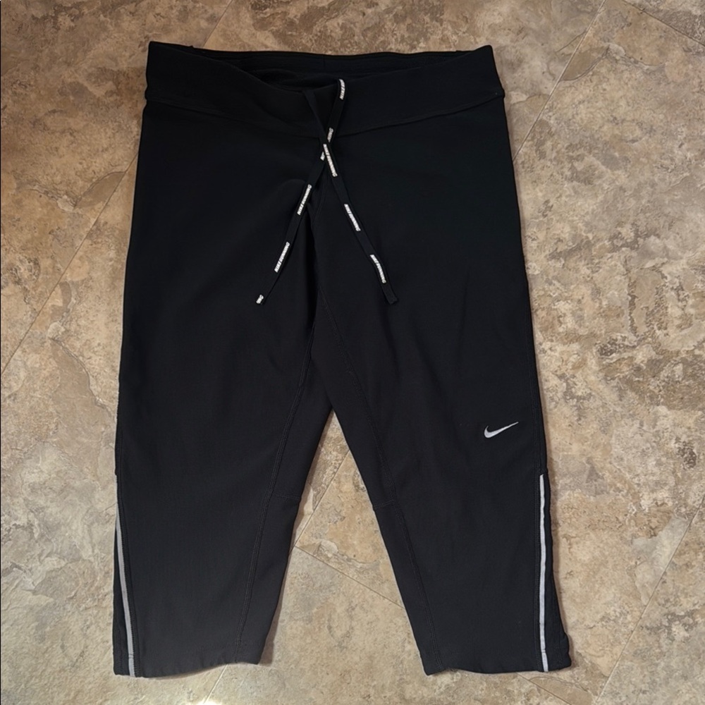 Nike Women’s Black Athletic  Capri Running Bottoms S